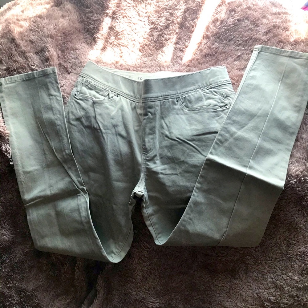 Levi’s jegging khaki’s